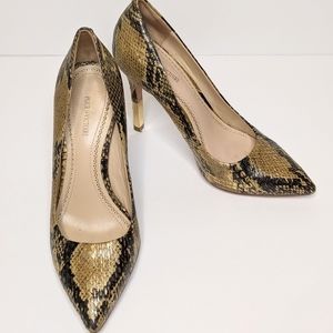 Pour La Victoire Camrin Watersnake gold pump